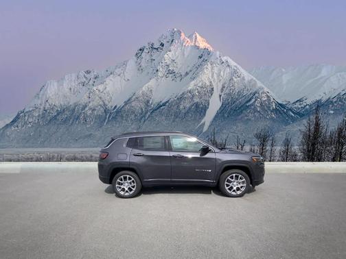2024 Jeep Compass Latitude Lux