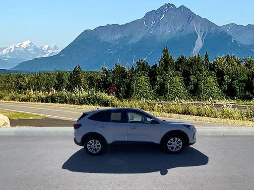 Space Silver Metallic 2025 Ford Escape Active