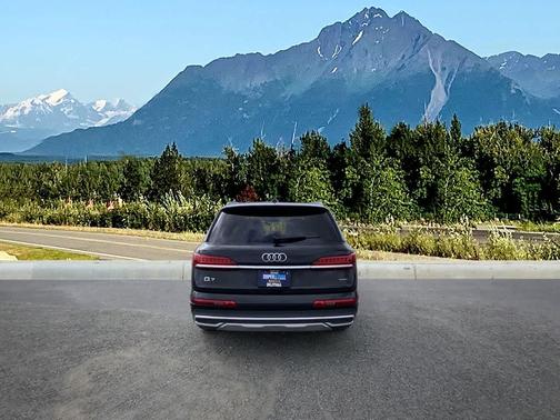 2023 Audi Q7 55 Premium Plus