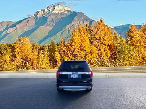 2023 GMC Acadia AWD SLT