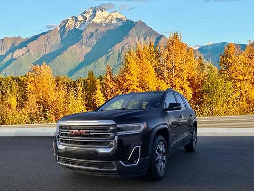 2023 GMC Acadia AWD SLT
