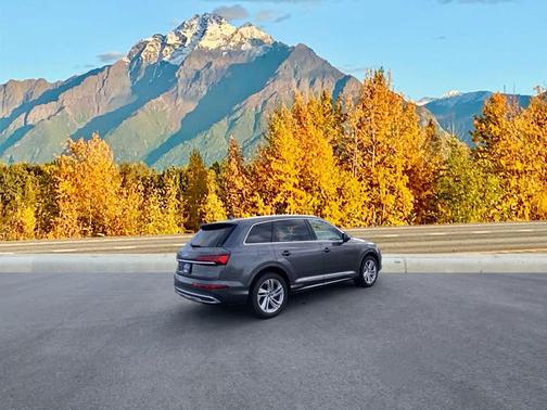 2023 Audi Q7 55 Premium Plus