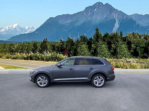 2023 Audi Q7 55 Premium Plus