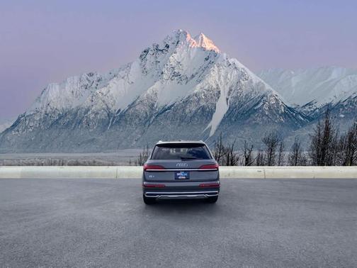 2023 Audi Q7 55 Premium Plus