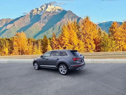 2023 Audi Q7 55 Premium Plus