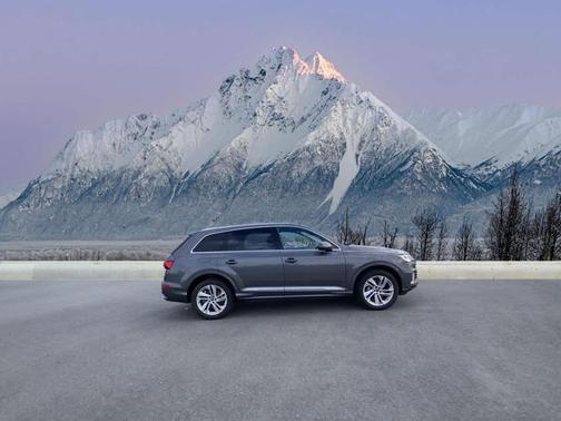2023 Audi Q7 55 Premium Plus