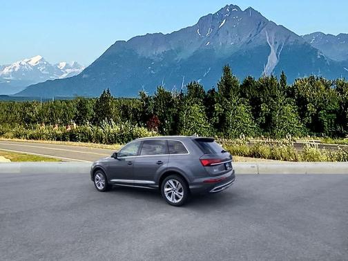 2023 Audi Q7 55 Premium Plus