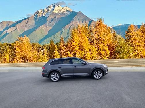 2023 Audi Q7 55 Premium Plus