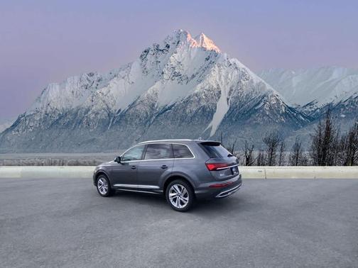 2023 Audi Q7 55 Premium Plus