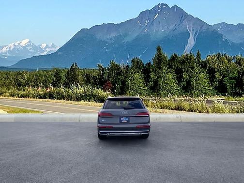 2023 Audi Q7 55 Premium Plus