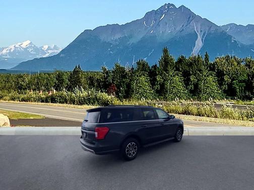 Dark Matter Gray Metallic 2024 Ford Expedition Max XLT