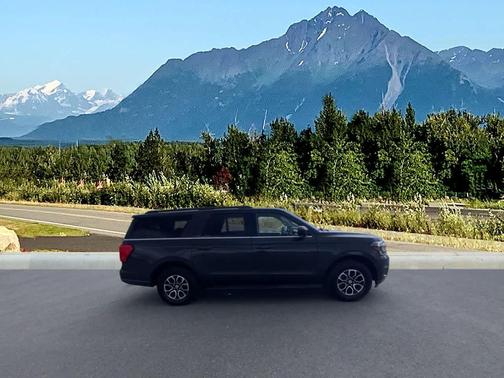 Dark Matter Gray Metallic 2024 Ford Expedition Max XLT