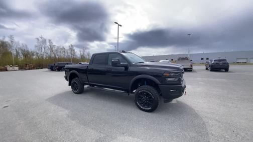 Diamond Black Crystal Pearlcoat 2026 RAM 2500 Tradesman Crew Cab 4x4 6'4' Box