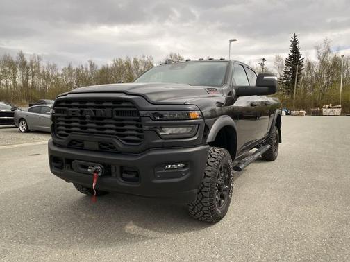 Diamond Black Crystal Pearlcoat 2026 RAM 2500 Tradesman Crew Cab 4x4 6'4' Box