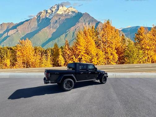 2025 Jeep Gladiator Willys