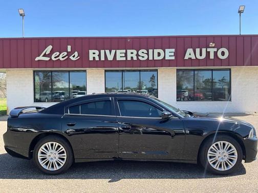 Pitch Black 2013 Dodge Charger R/T