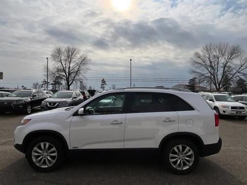 2011 Kia Sorento LX