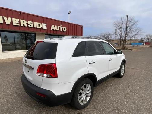 2011 Kia Sorento LX