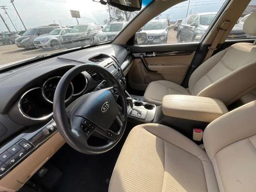 2011 Kia Sorento LX