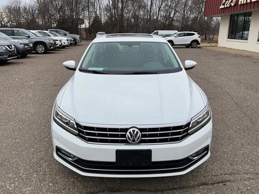 2017 Volkswagen Passat 1.8T SE w/Technology