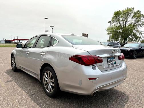 2016 INFINITI Q70 3.7X