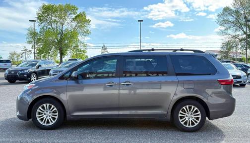 2017 Toyota Sienna XLE Premium
