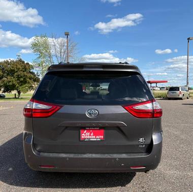 2017 Toyota Sienna XLE Premium