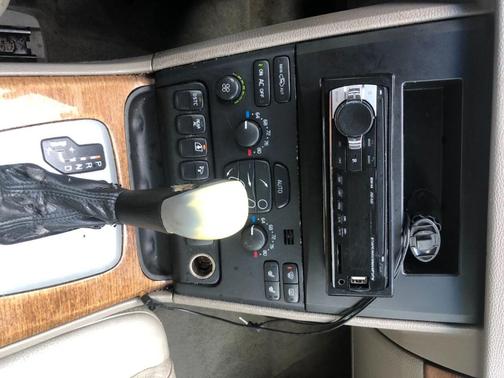 2005 Volvo XC90 V8 for sale in Philadelphia, PA - image 18