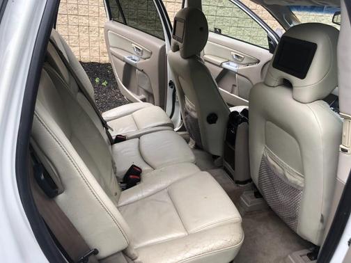 2005 Volvo XC90 V8 for sale in Philadelphia, PA - image 13
