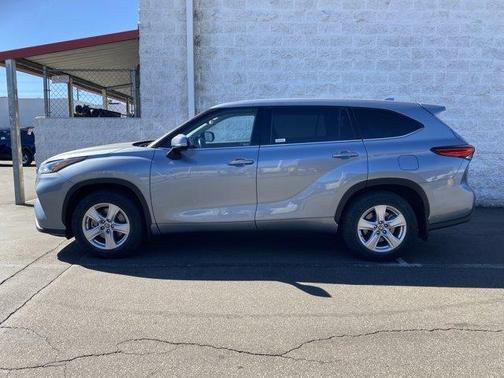 2020 Toyota Highlander LE