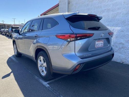 2020 Toyota Highlander LE