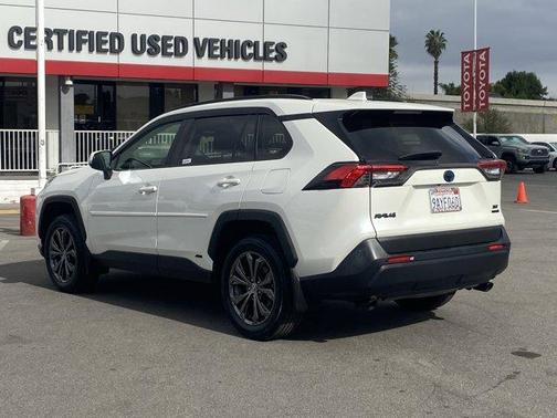 2022 Toyota RAV4 Hybrid XLE Premium