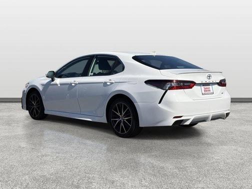 Ice 2024 Toyota Camry SE