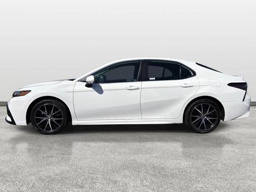 Ice 2024 Toyota Camry SE