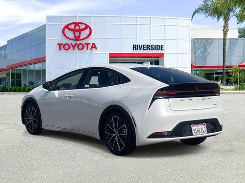 2025 Toyota Prius XLE