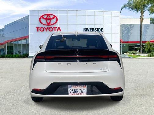 2025 Toyota Prius XLE