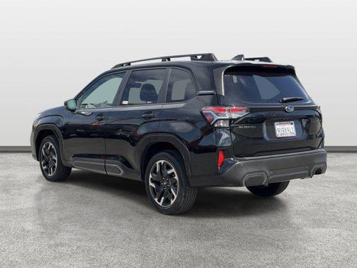 Crystal Black Silica 2025 Subaru Forester Limited