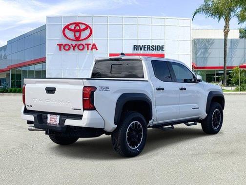 2025 Toyota Tacoma Hybrid TRD