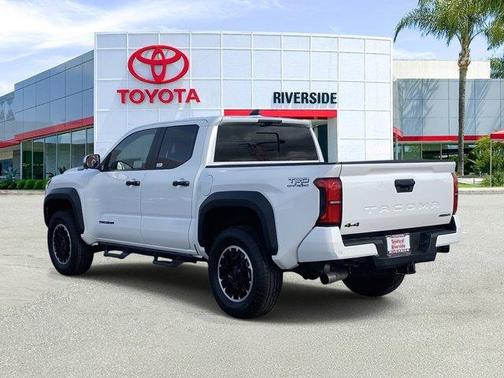 2025 Toyota Tacoma Hybrid TRD