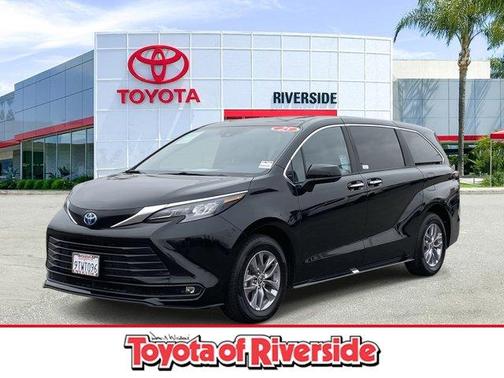 2025 Toyota Sienna XLE