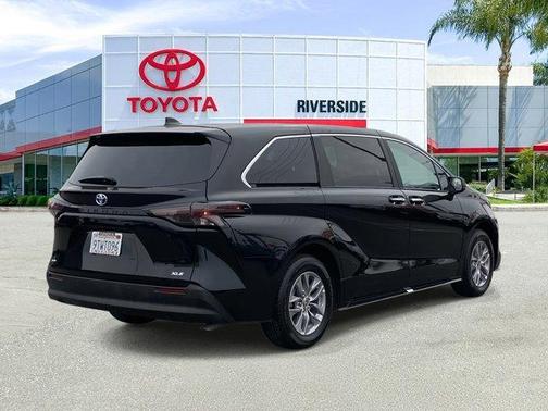 2025 Toyota Sienna XLE