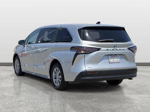 Celestial Silver Metallic 2025 Toyota Sienna XLE