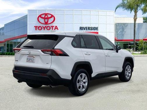 2025 Toyota RAV4 LE