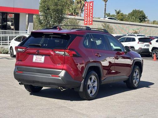 2025 Toyota RAV4 Hybrid LE