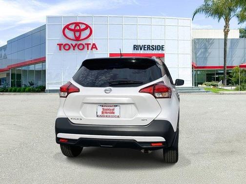 2019 Nissan Kicks SR