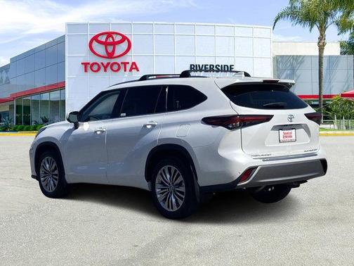 2024 Toyota Highlander Platinum
