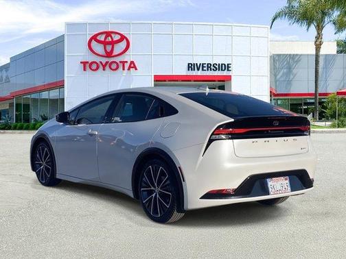 2025 Toyota Prius XLE