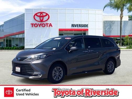 2024 Toyota Sienna XLE