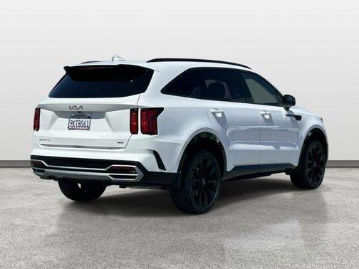 Glacial White Pearl 2023 Kia Sorento SX
