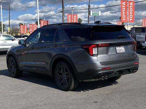 2025 Ford Explorer ST
